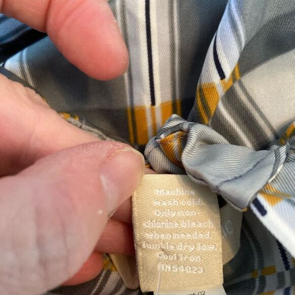 Banana Republic NWT ruffled front Plaid Sleeveless Women's Top great layering - Picture 7 of 10